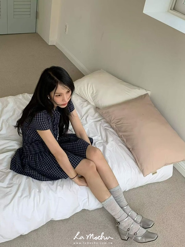 泡泡布小包袖格紋洋裝